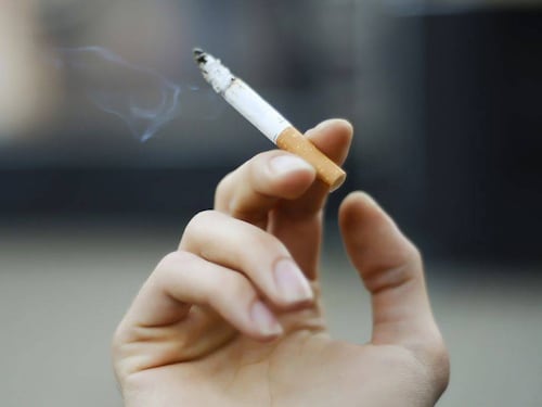 Hawái va contra los cigarros: proponen 100 años como edad mínima para comprar tabaco