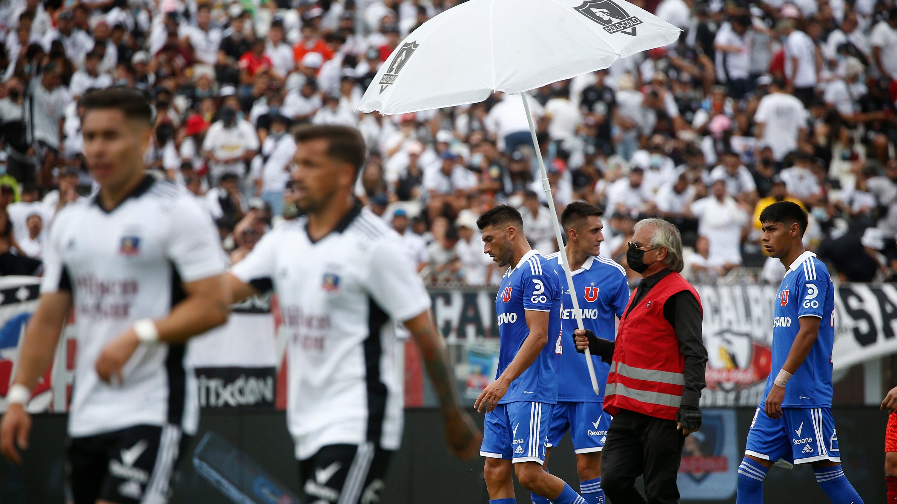 La U y Colo Colo llegarán al Superclásico con bajas sensibles.