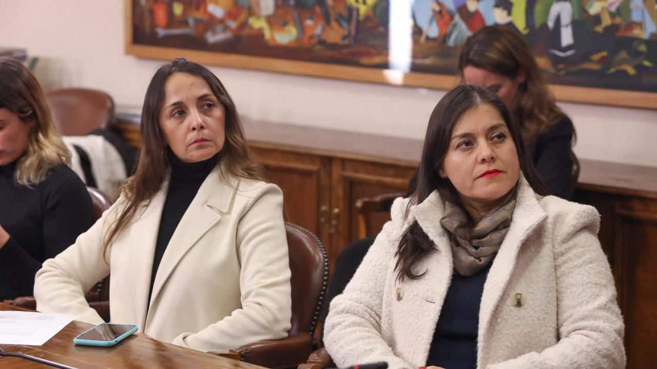 Carla Morales y Karen Medina