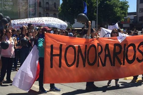 ¿Trabajas a honorarios y tienes un hijo menor de dos años? Así te incluiría el proyecto de Sala Cuna Universal