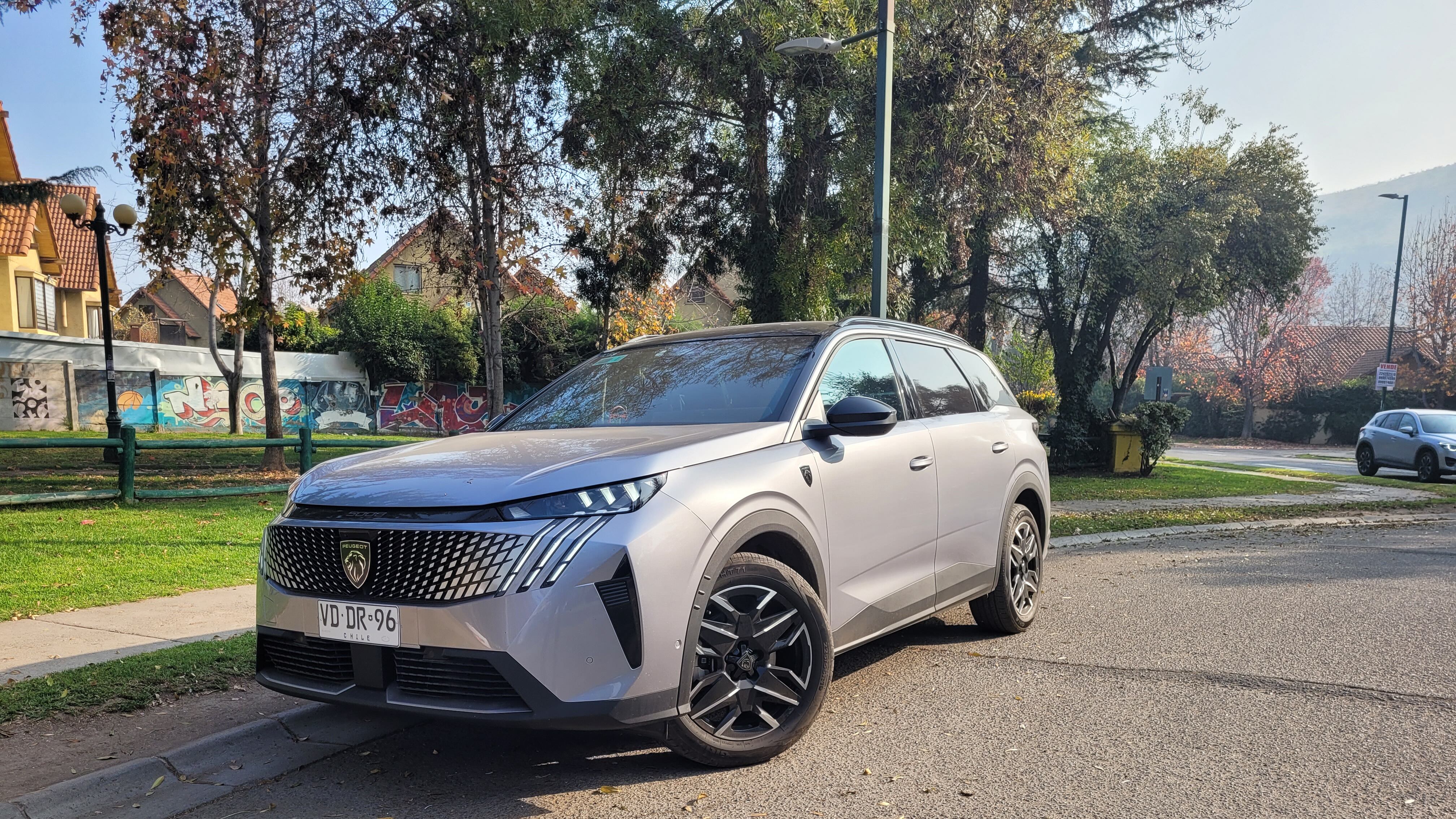 Prueba de manejo del Peugeot 5008 híbrido
