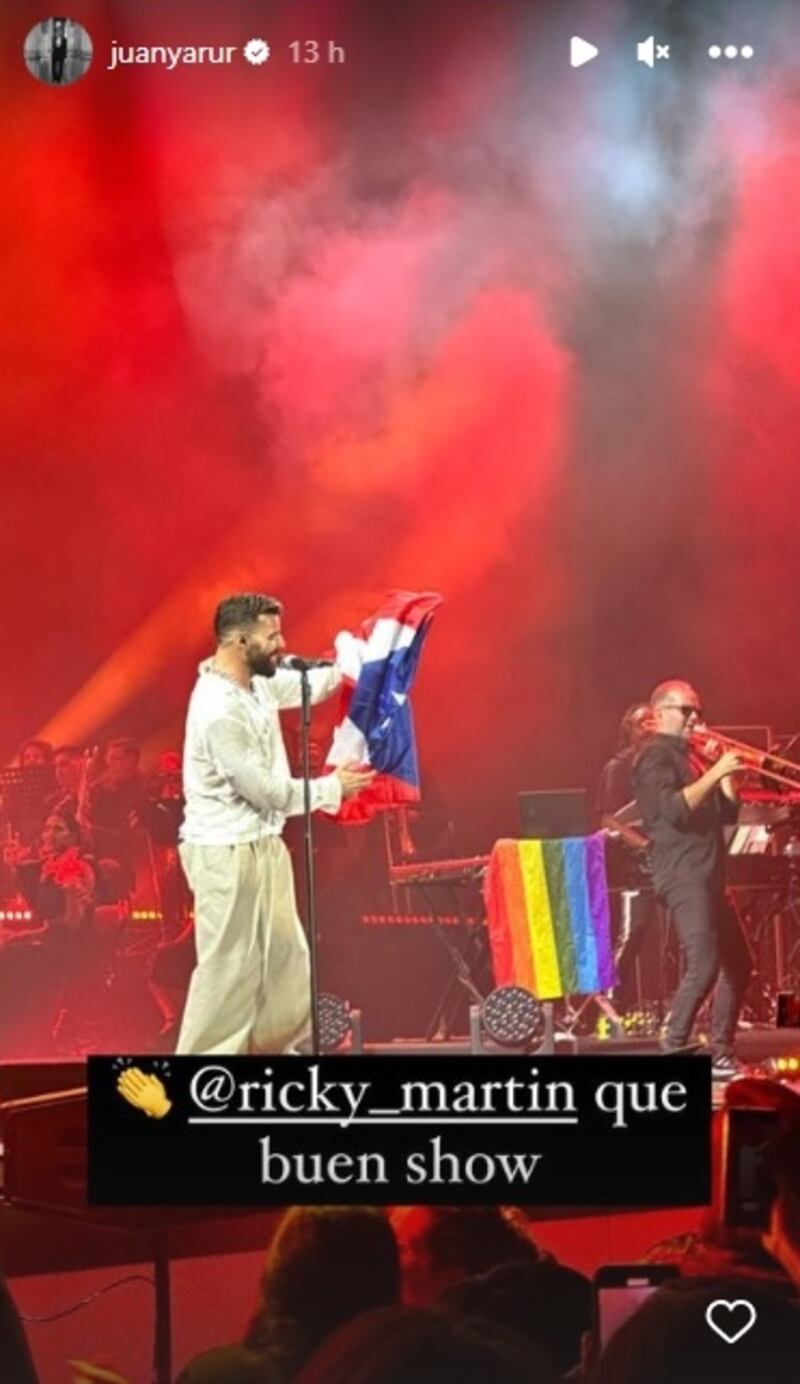 El coleccionista chileno fue invitado por el novio del cantante al recital sinfónico que dio anoche en el Movistar Arena.