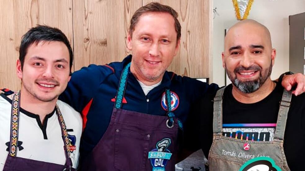 El entrenador de la selección femenina de fútbol de Chile reveló el nombre del compañero de Colo Colo que le pagaba el sueldo a los jugadores del Cacique en el inicio de la quiebra alba.