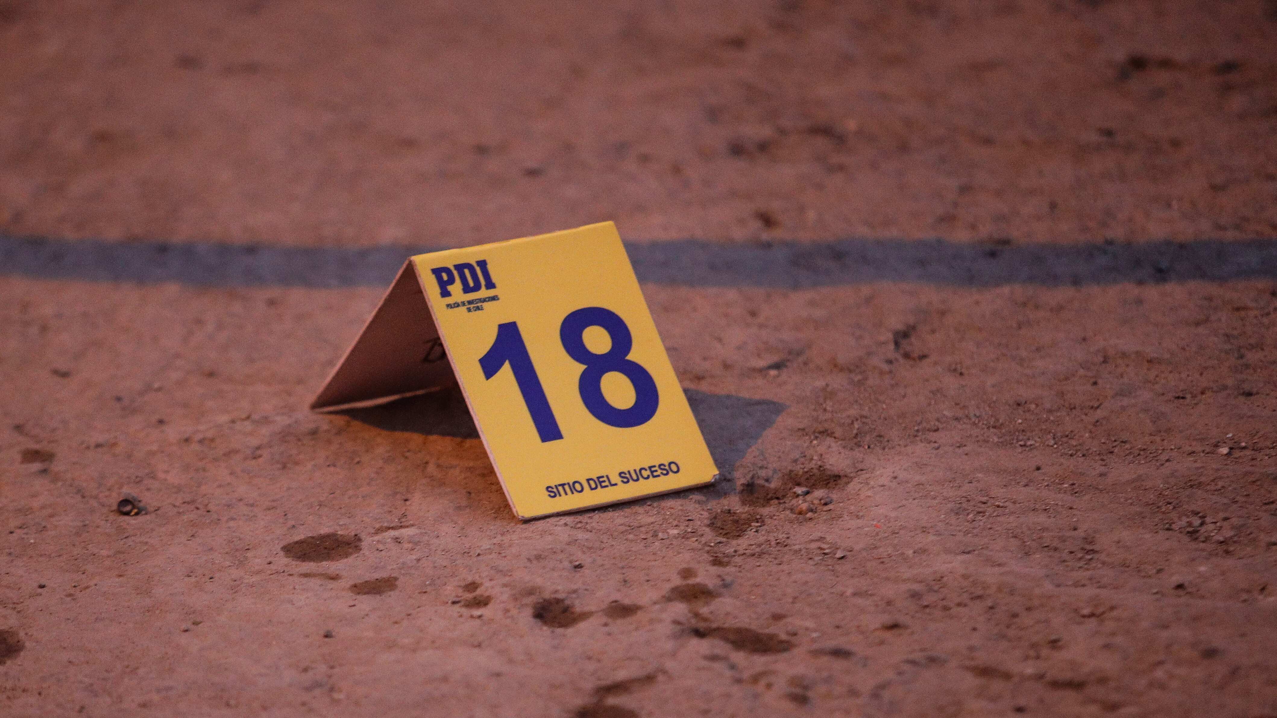 Mujer Haitiana asesinada en Barrio Chino (Imagen referencial) | 21 DE AGOSTO DE 2024 / SANTIAGO
Mujer haitiana asesinada en la comuna de lo espejo en pasaje Alfonso Alcalde en el barrio conocido como Barrio Chino, la brigada de homicidios de la PDI realiza pericias en el lugar
FOTO: DIEGO MARTIN/AGENCIAUNO