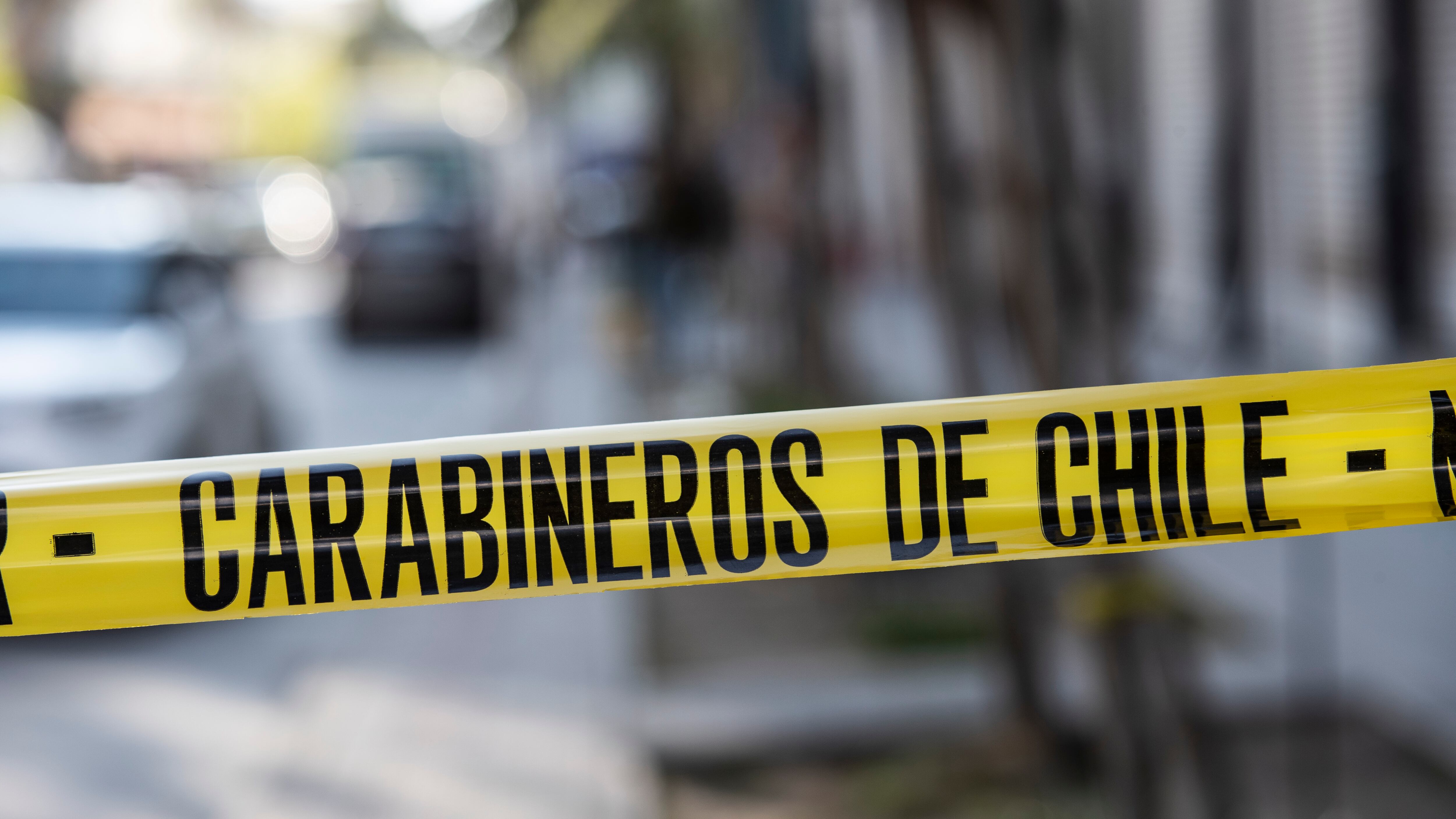 Turbazo en local chino del Barrio Meiggs terminó en un homicidio (Imagen referencial) | 03 de octubre de 2023 / SANTIAGO 
Turbazo en local chino del Barrio Meiggs terminó con el homicidio de hombre de nacionalidad china. En el lugar operaba un casino clandestino y presuntamente algunas otras actividades ilícitas. 
FRANCISCO PAREDES / AGENCIA UNO