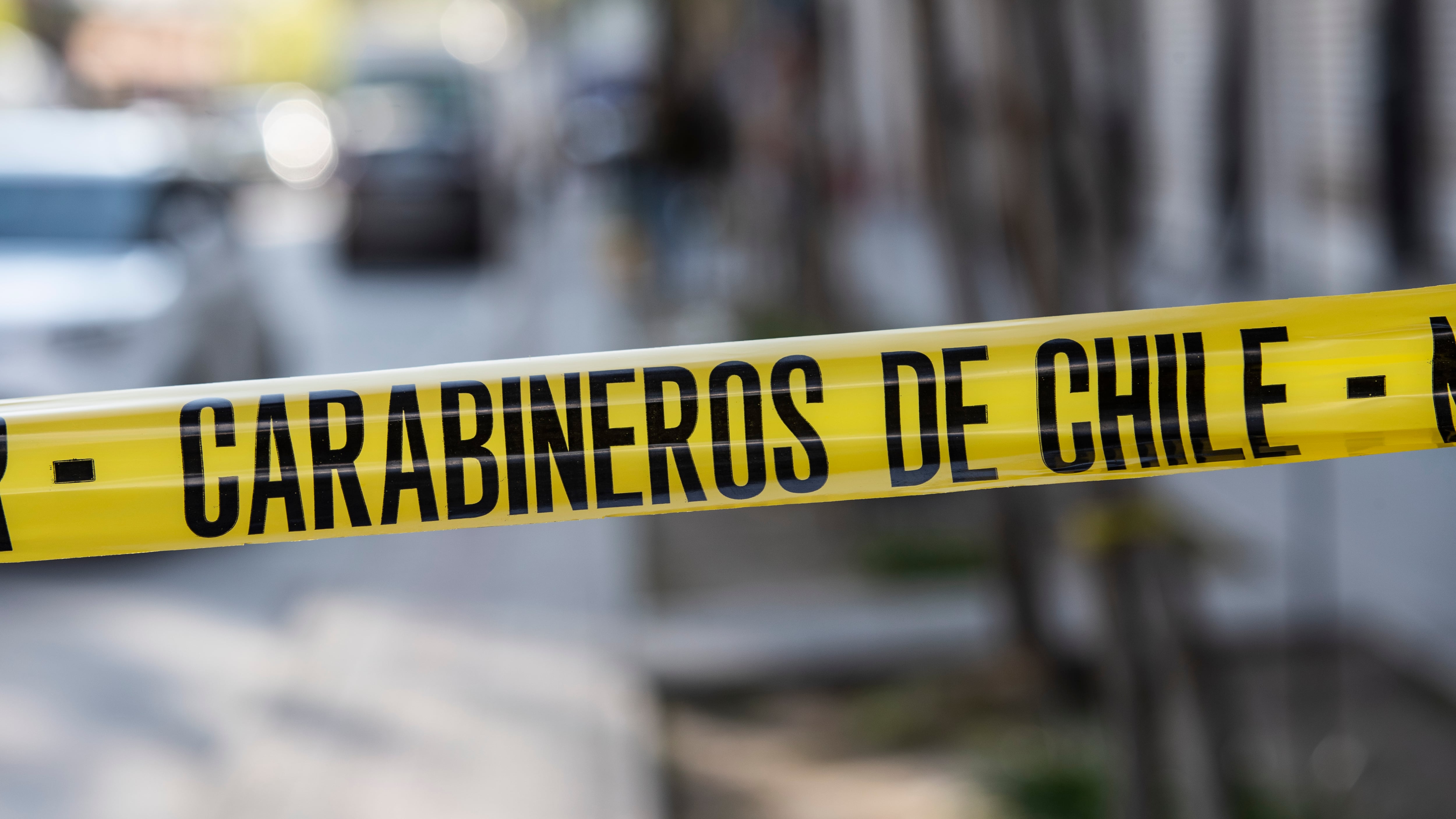 Turbazo en local chino del Barrio Meiggs terminó en un homicidio (Imagen referencial) | 03 de octubre de 2023 / SANTIAGO
Turbazo en local chino del Barrio Meiggs terminó con el homicidio de hombre de nacionalidad china. En el lugar operaba un casino clandestino y presuntamente algunas otras actividades ilícitas.
FRANCISCO PAREDES / AGENCIA UNO