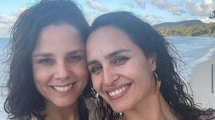 La actriz volvió a Chile con su pareja