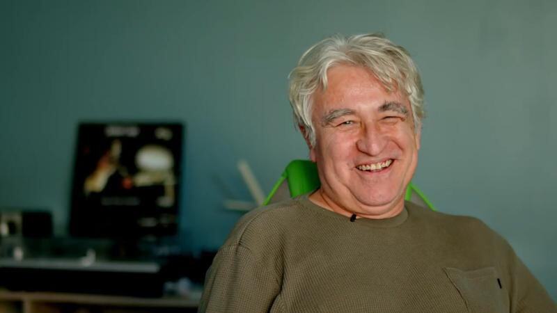 Jorge González vuelve a la TV y concede entrevista exclusiva a “Chico” Pérez. Fotografía por C13