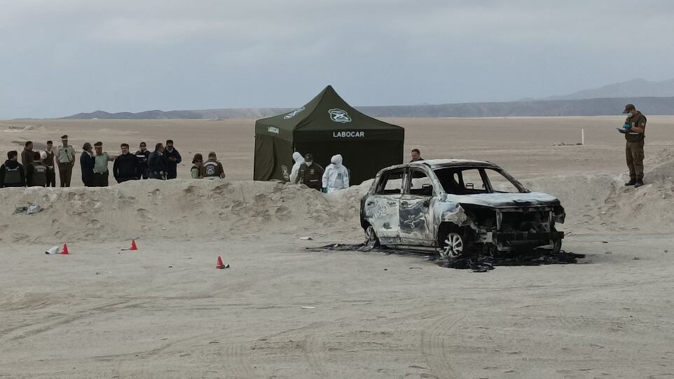 Auto quemado en desierto de Antofagasta, Red Social X