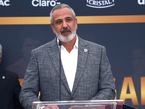 Milad clama por un buen comportamiento de los hinchas de la Roja: “Que se olviden del ‘poronpompón’”