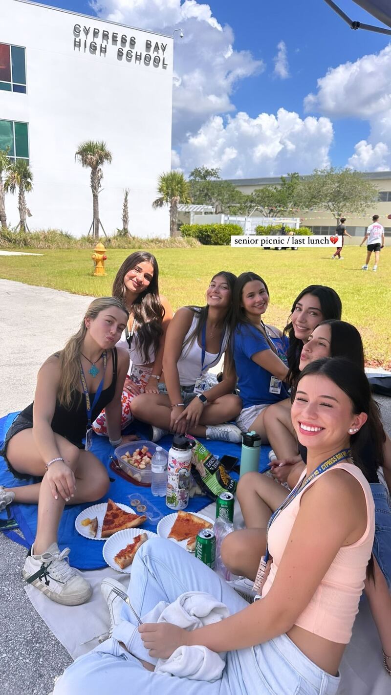 Instagram Mia Zamorano