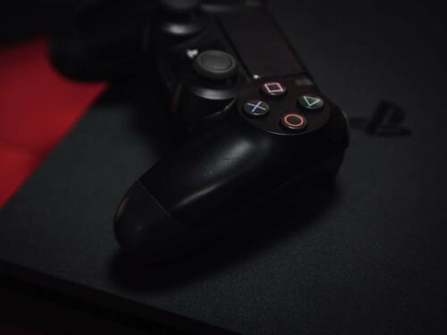 El motivo real por el que los controles de PlayStation tienen símbolos y no letras