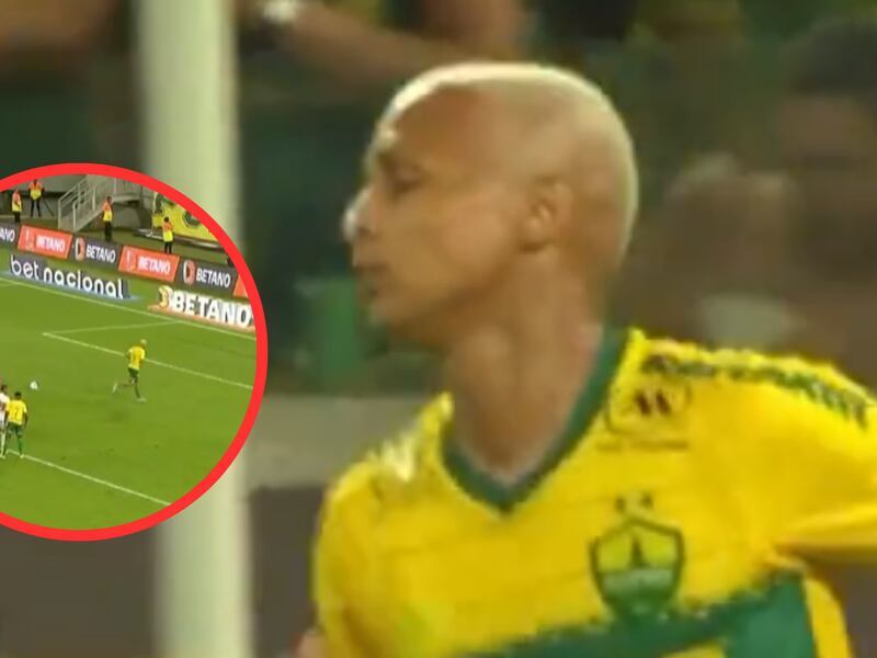 Jugador brasileño se las dio de chistoso en un penal e hizo ridículo que dio la vuelta al mundo