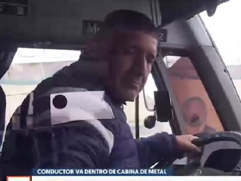 “Con esto trabajo tranquilo”: Micrero blindó cabina y puso cámaras para enfrentar ola de delincuencia en Valparaíso