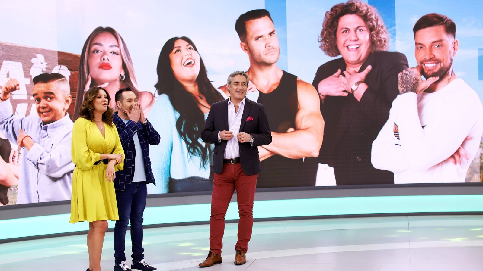 La dupla conformada por Priscilla Vargas y José Luis Repenning se quedó con el rating de los matinales este miércoles 27 de septiembre, superando por tres décimas a su más cercana competencia CHV.
Así lo reflejaron los números enviados a Publimetro, los cuales dieron como flamante ganador al programa “Tu día” por sobre “Contigo en la mañana”, “Mucho gusto” y “Buenos días a todos”.
El pronóstico del tiempo, un camión que volcó cientos de cervezas en Quilicura, portonazos y el volcán Villarrica fueron algunas de las informaciones que entregaron en las primeras horas del día.