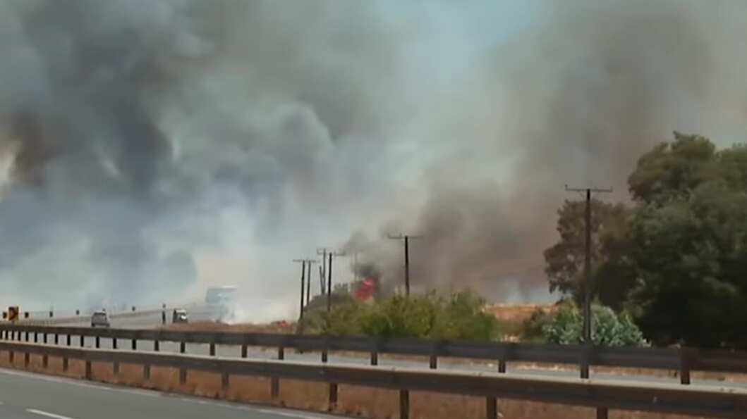 Múltiples evacuaciones por incendios forestales en La Araucanía.