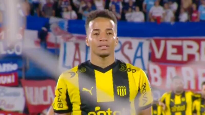 ¡Mal comienzo en Uruguay! Byron Castillo y su primera mala experiencia con el Peñarol