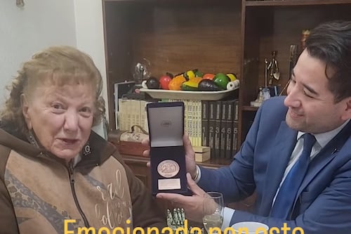 “El pueblo te va a ovacionar”: Yolanda Sultana hace potente predicción sobre Javier Olivares tras recibir reconocimiento del diputado