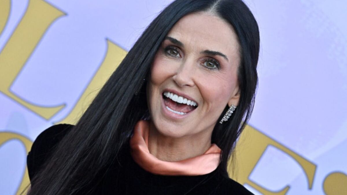El sencillo y aplaudido look de Demi Moore que todas pueden tener por apenas 10 dólares
