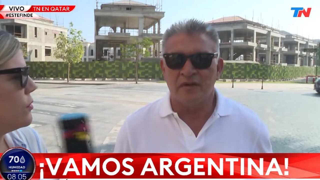 Claudio Borghi siendo entrevistado por Dominique Metzger