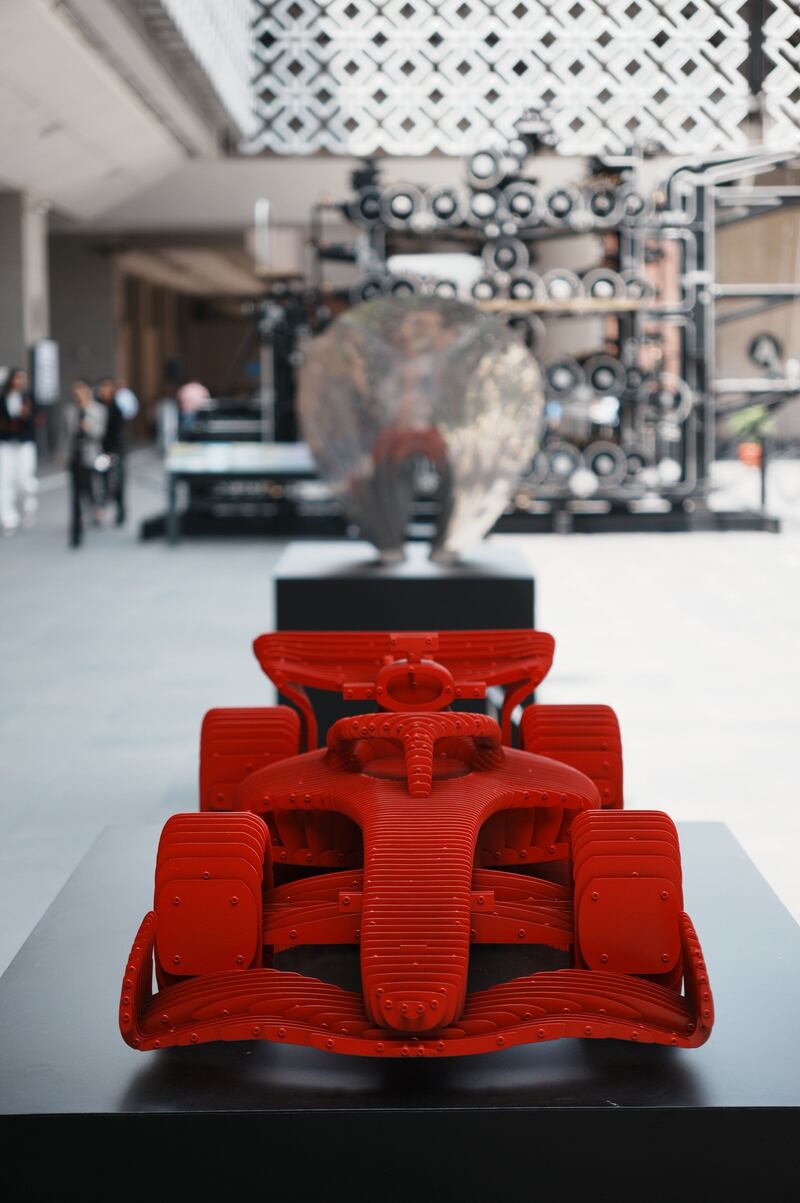 El escultor mexicano Pablo Fierro, una de las voces emergentes más prometedoras del arte contemporáneo, inauguró en días recientes la exposición “Escultura Actual en San Lázaro”, en el Palacio Legislativo que alberga la Cámara de Diputados de México. Foto: Cortesía.