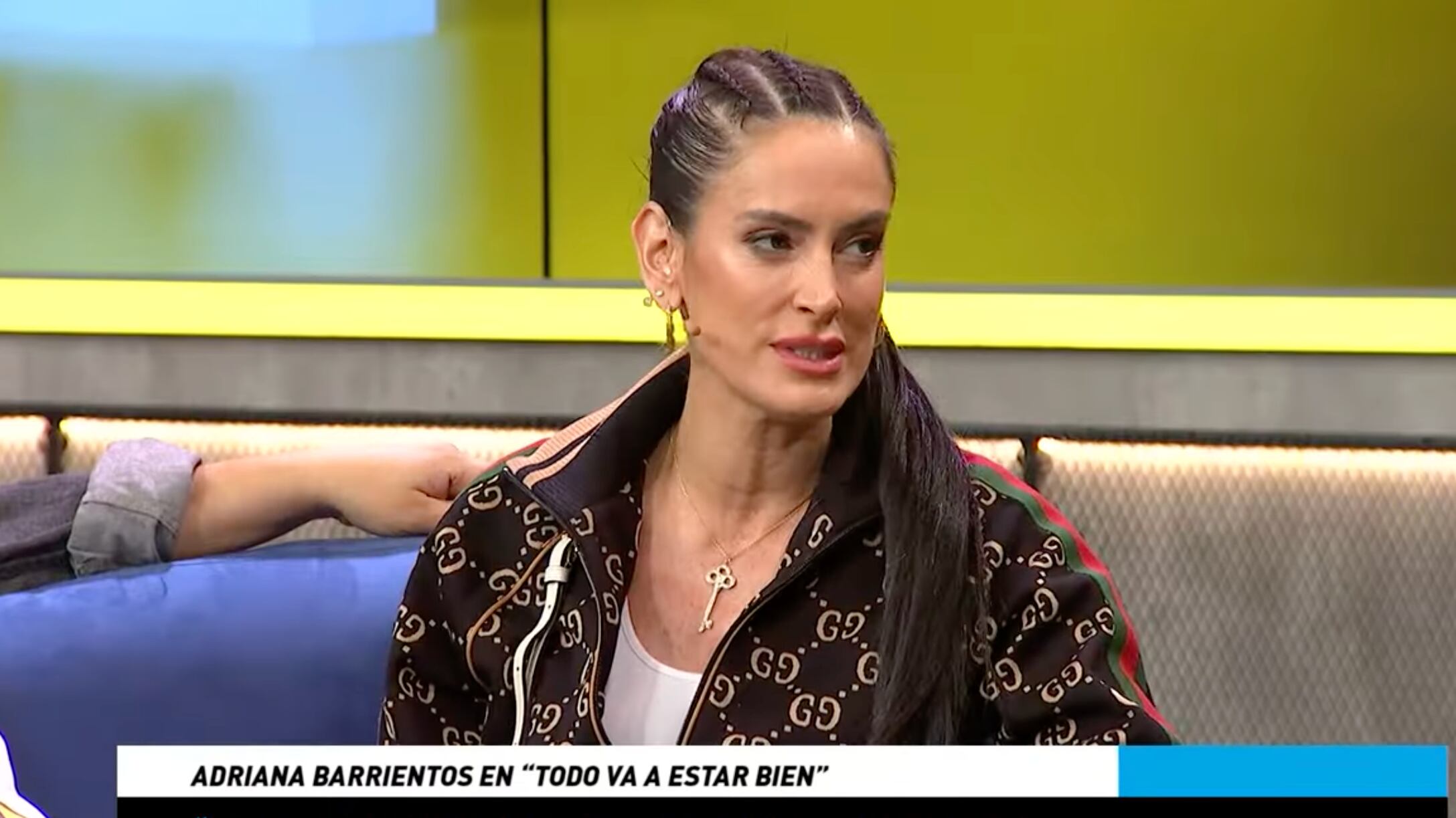 Adriana Barrientos defiende a Gabriel Boric