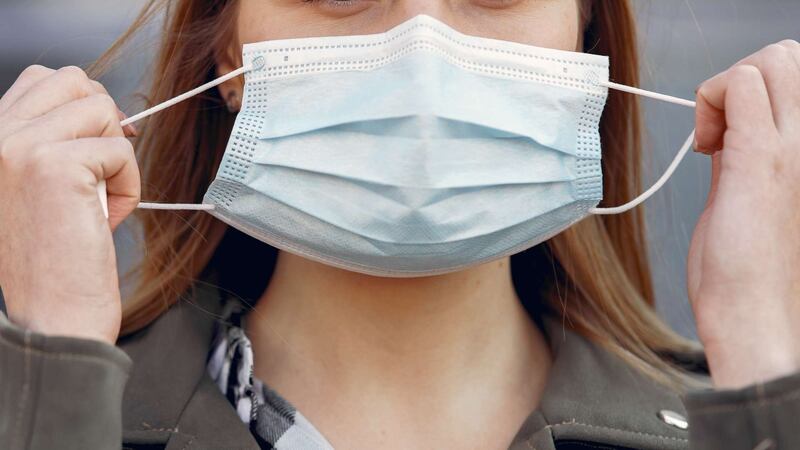 Minsal ordena uso obligatorio de mascarillas en servicios de urgencia desde abril
