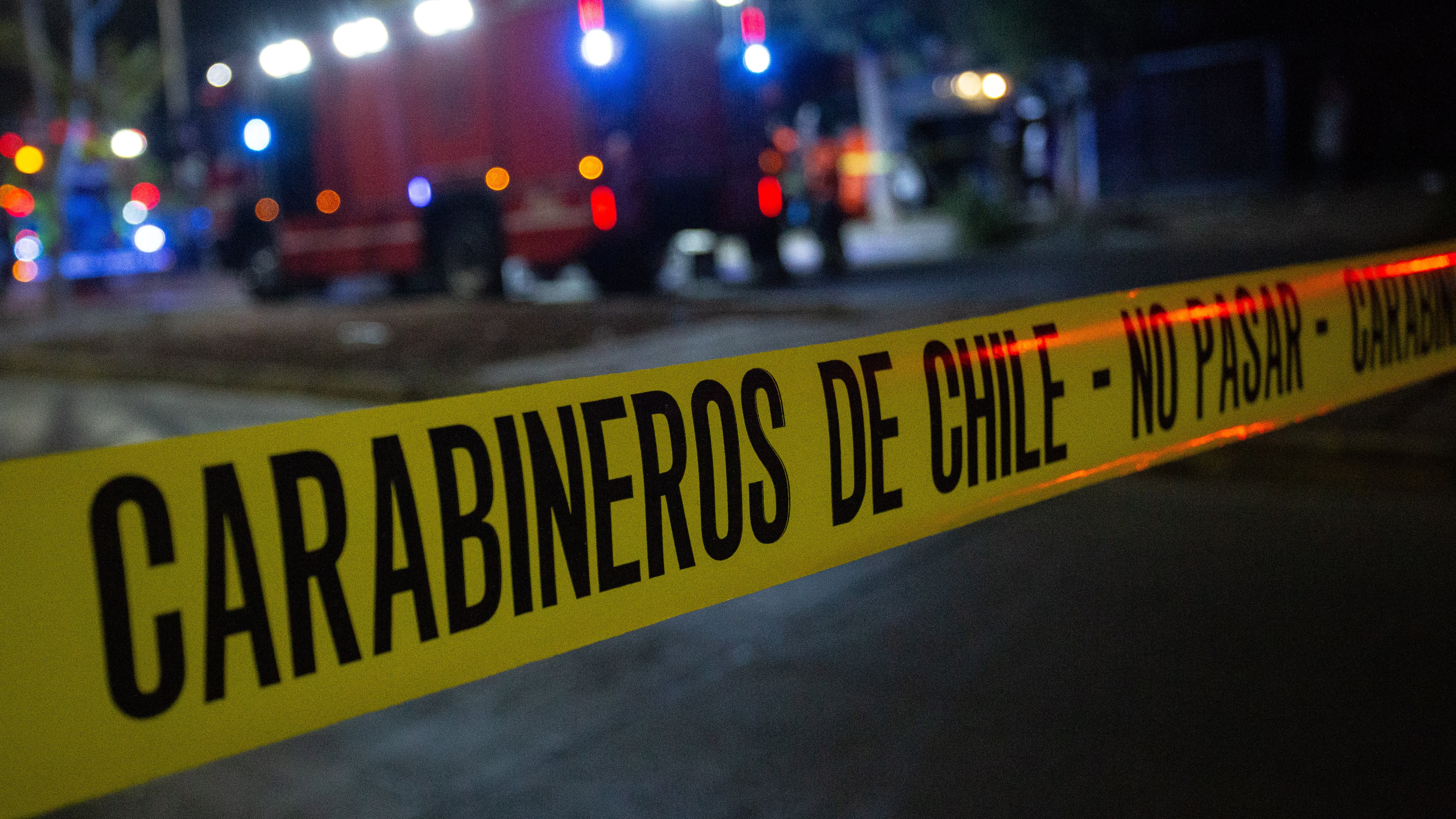 Fatal colision multiple en La Granja (Imagen referencial) | 19 DE MAYO 2024 / LA GRANJA
Bomberos y efectivos de carabineros responden ante una colisión multiple en av. Joaquin Edwards Bello de la Comuna de La Granja del cual resultarían afectadas viviendas y se saldaría con un fallecido.
FOTO:  LUKAS SOLIS / AGENCIAUNO