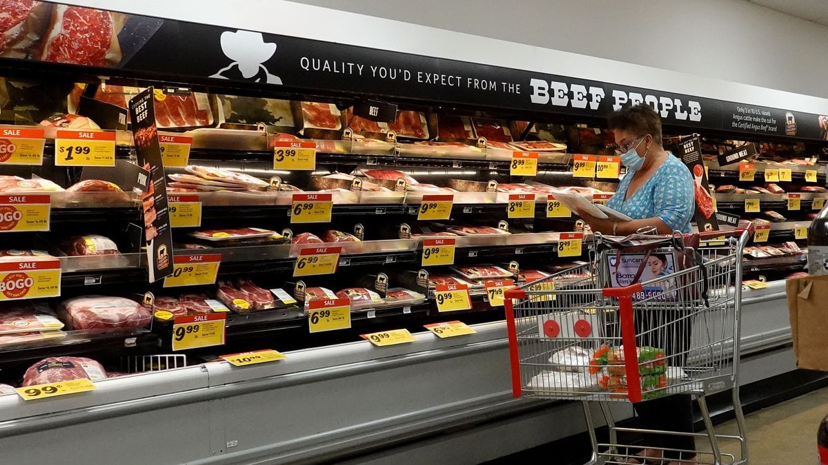 Histórica inflación en EU pega a latinos y minorías.