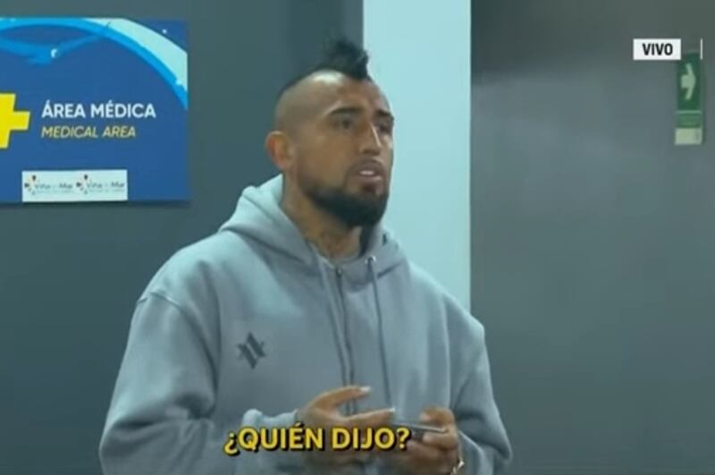 El mediocampista de Colo Colo se expone a un duro castigo de parte del tribunal disciplinario debido a su áspero diálogo con el árbitro Felipe González.