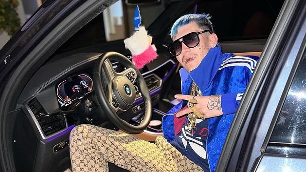 El cantante adquirió un vehículo exclusivo y que no existe en Chile debido a la personalización que le realizaron antes de entregárselo al artista.