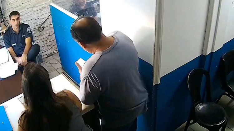 Policía argentino suspendido