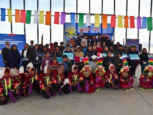 Junaeb inició desde el norte de Chile la entrega de 96 mil computadores de la Beca TIC a estudiantes de séptimo básico