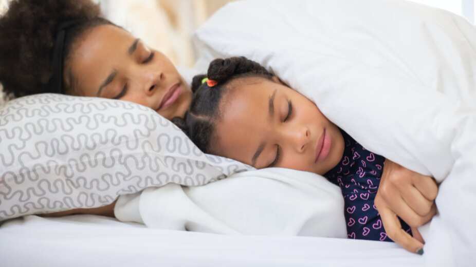 Madre revela truco ‘infalible’ para que sus hijos duerman temprano