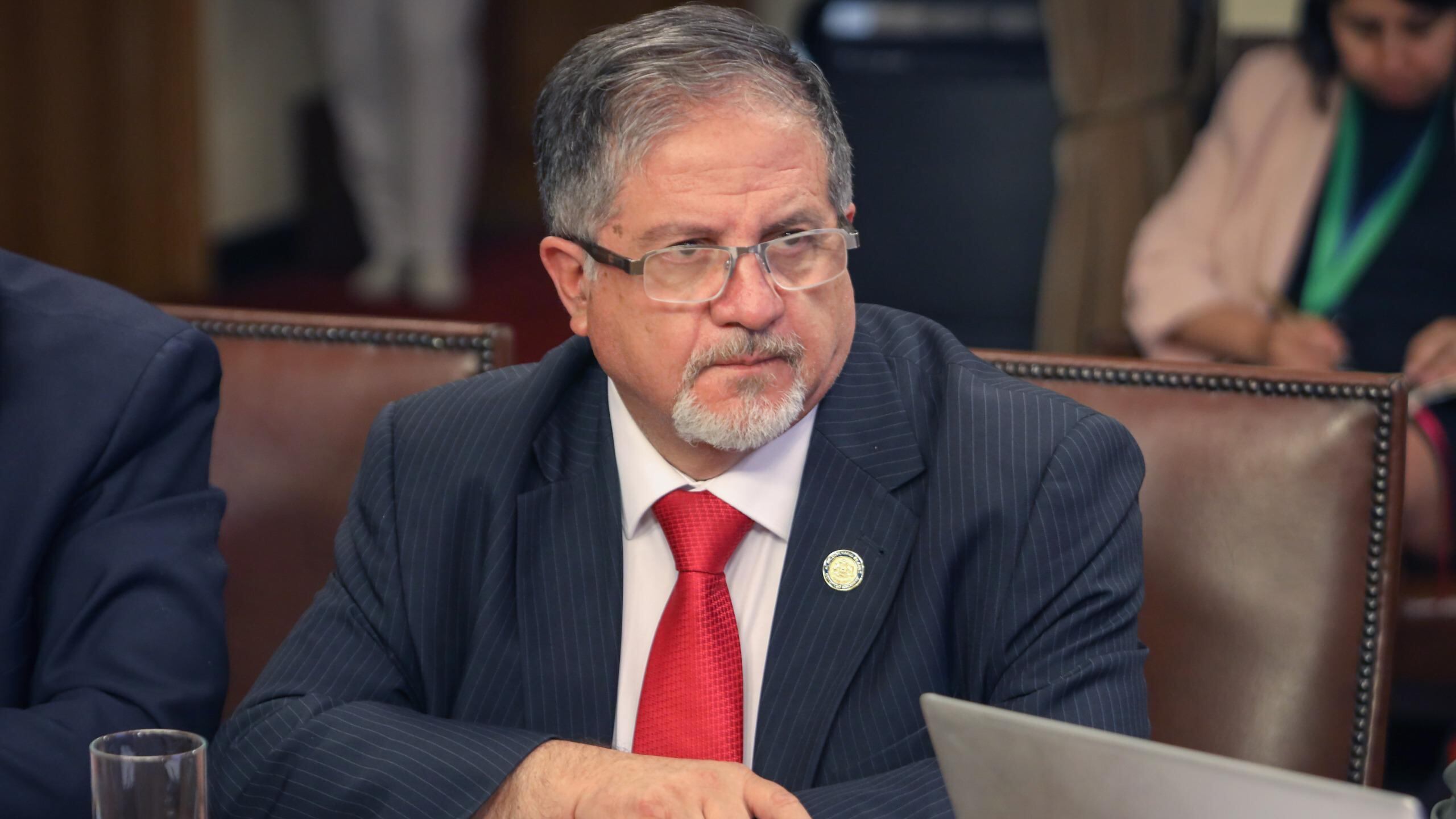 Diputado Roberto Arroyo pide pronunciamiento del Tribunal Constitucional sobre reforma de pensiones