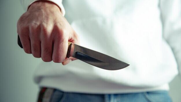 En ataque de ira, adolescente apuñala a directora en escuela en Brasil