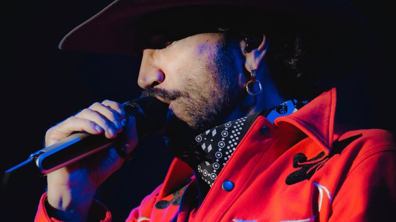 Hijo de la leyenda Vicente Fernández, Alejandro Fernández ha sabido forjar una identidad propia que lo ha llevado a conquistar tanto la música ranchera como el pop latino. Foto: Instagram Alejandro Fernández.