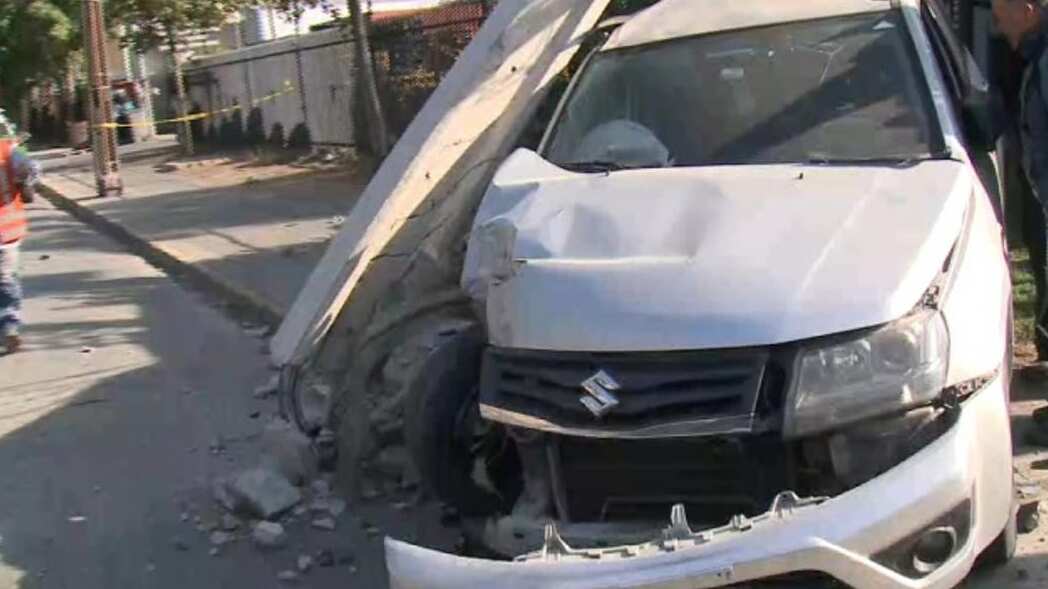Mujer chocó tres postes en Conchalí
