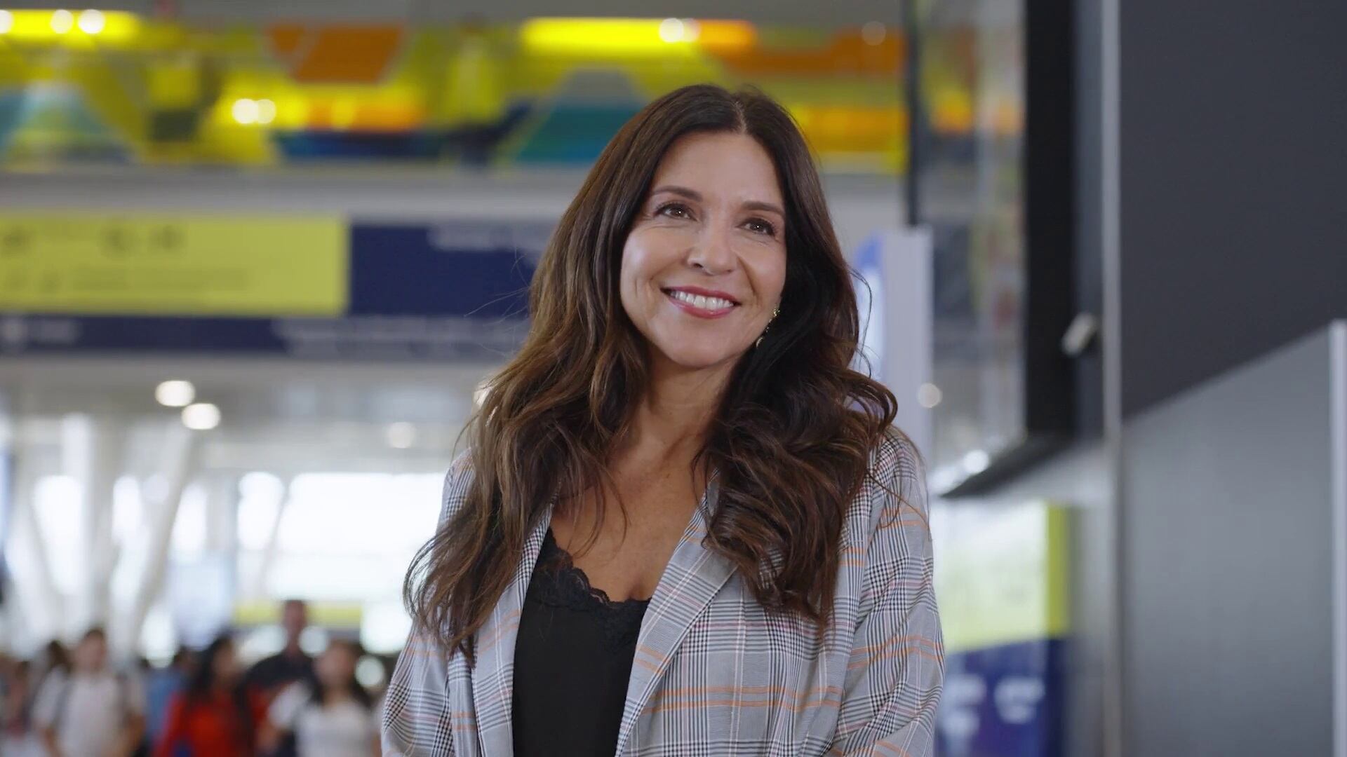 Hola y Adiós animado por Karla Constant | Gentileza: Canal 13