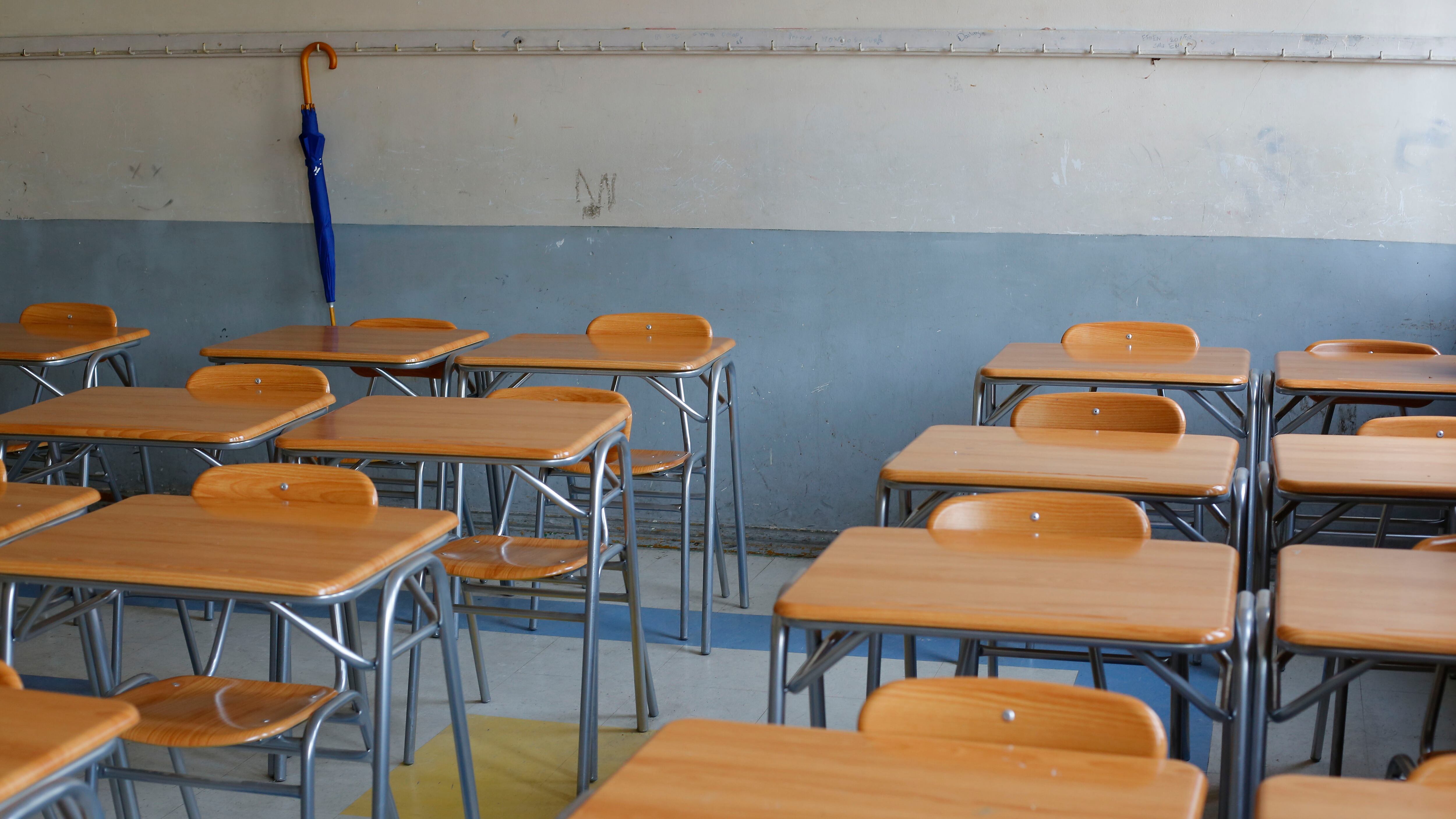 CONCEPCION: Colegios sin clases (Imagen referencial) | 16 de Marzo del 2020/CONCEPCION
Salas de clases vacías al interior del colegio Juan Gregorio Las Heras, luego de que se decretara la suspensión de clases por 15 días debido a la pandemia de Covid-19
FOTO:SEBASTIAN BROGCA/AGENCIAUNO