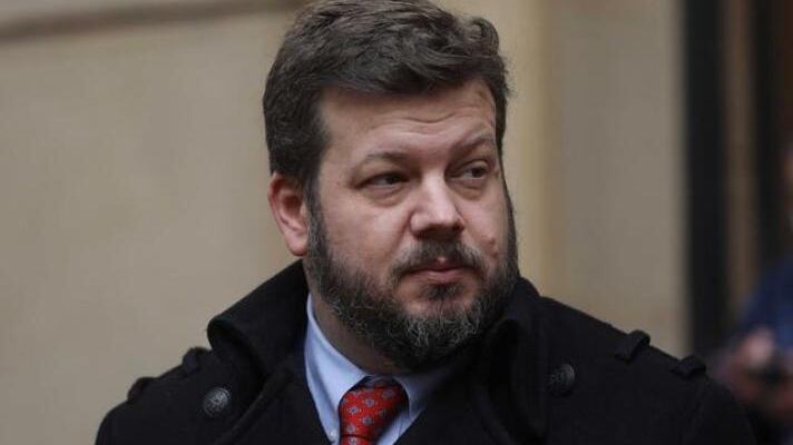 El diputado Johannes Kaiser sacó ronchas en el programa Sin filtros, tras acusar a la exPresidente Michelle Bachelet de “tráfico de personas”, “vuelos ilegales” e “importar a 300 mil haitianos”. Esto luego de debatir de la inmigración en nuestro país, provocando la indignación en el psicólogo Juan Pablo Arriaza.