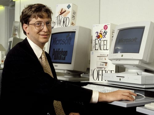 Bill Gates reivindica al maestro: “La tecnología es solo una herramienta, no el protagonista”