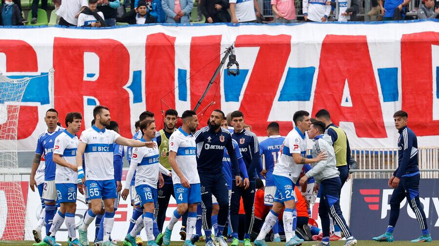 El Clásico Universitario fue suspendido por graves incidentes
