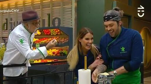 En "El discípulo del chef" dieron cuenta este lunes de un nuevo romance que estaría surgiendo entre dos participantes del programa de CHV.