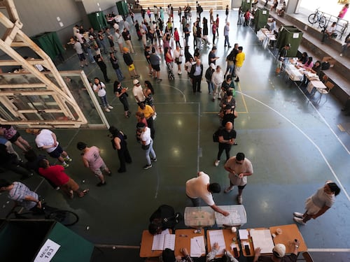 “No quiero que sepan de mí”: Elector huye tras descubrir que figuraba como extraviado