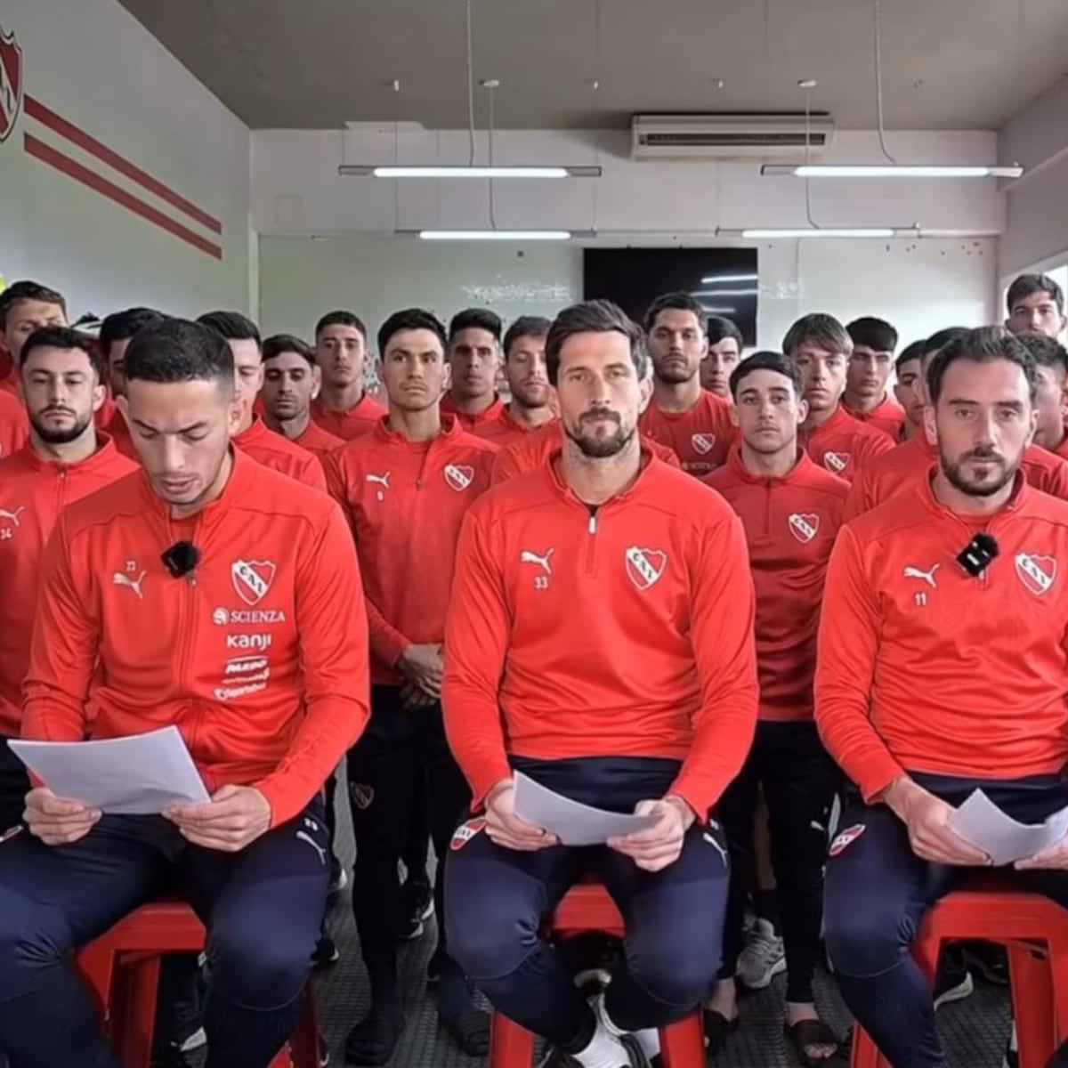Plantel de Independiente denuncia agresión de hinchas visitantes Plantel de Independiente denuncia agresión de hinchas visitantes