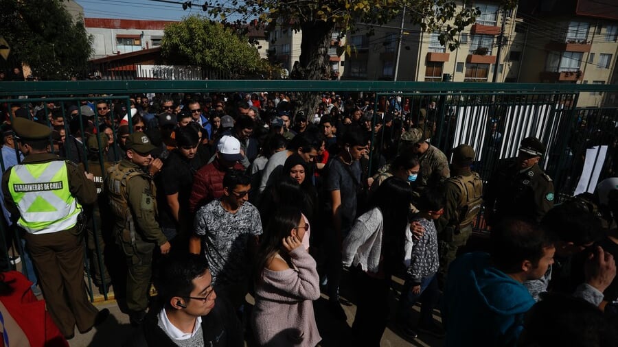 caos en local de votación