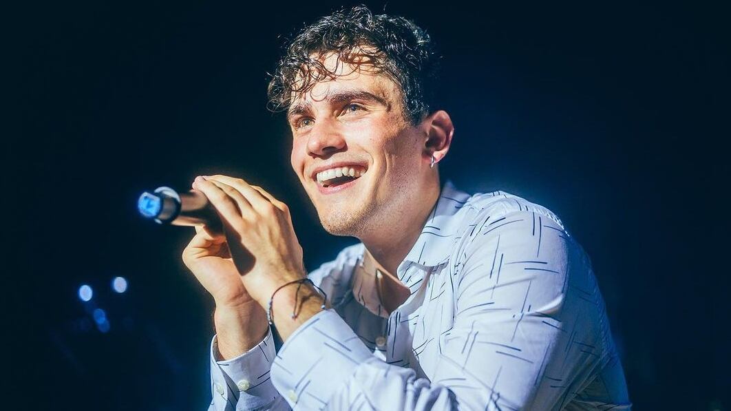 El participante de "The Voice" reveló que hasta el día de hoy recibe apoyo de Beto Cuevas con su carrera musical.