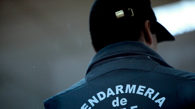 Masivo operativo en Tarapacá: Detienen a 12 gendarmes por tráfico de drogas en cárceles de Iquique y Alto Hospicio