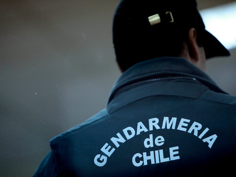 Masivo operativo en Tarapacá: Detienen a 12 gendarmes por tráfico de drogas en cárceles de Iquique y Alto Hospicio